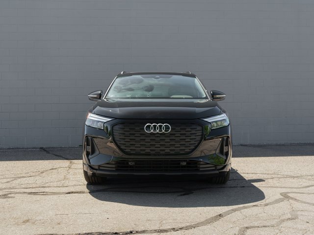 New 2025 Audi Q4 e-tron Premium image 2