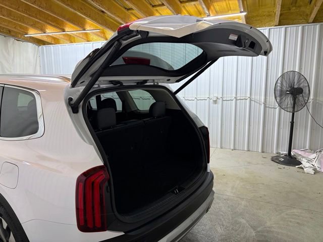 Used 2022 Kia Telluride EX w/ EX Premium Package FWD image 10