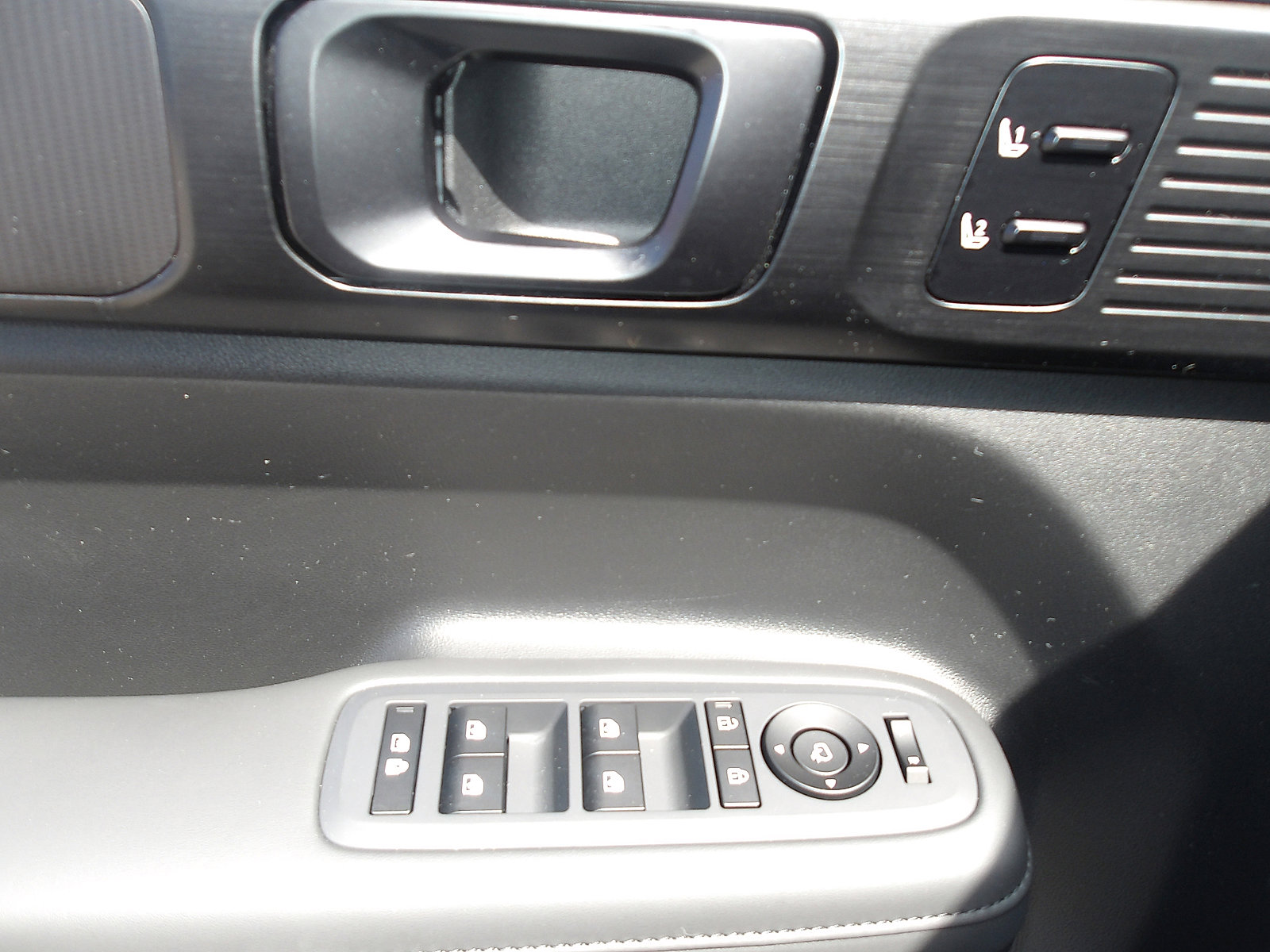 Used 2025 Hyundai Santa Fe Calligraphy image 17