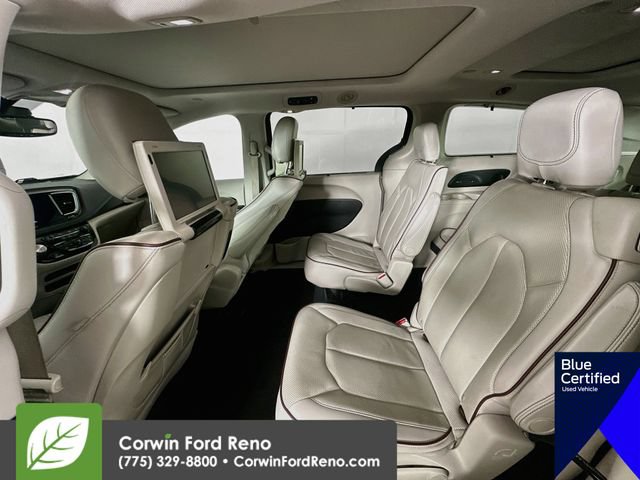 Used 2017 Chrysler Pacifica Limited FWD image 30