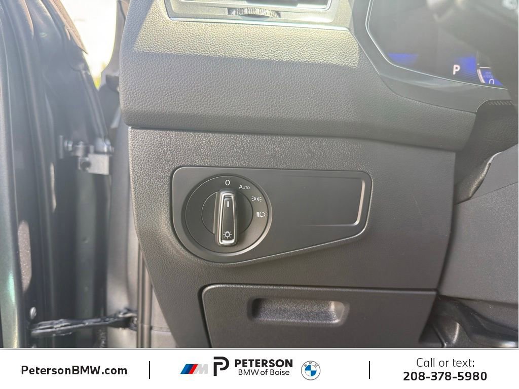 Used 2023 Volkswagen Tiguan SE w/ Panoramic Sunroof Package AWD/4WD image 30