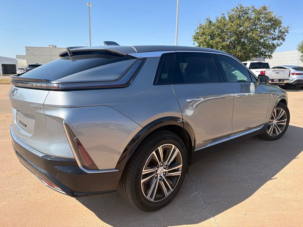 Used 2024 Cadillac Lyriq Luxury AWD/4WD image 3
