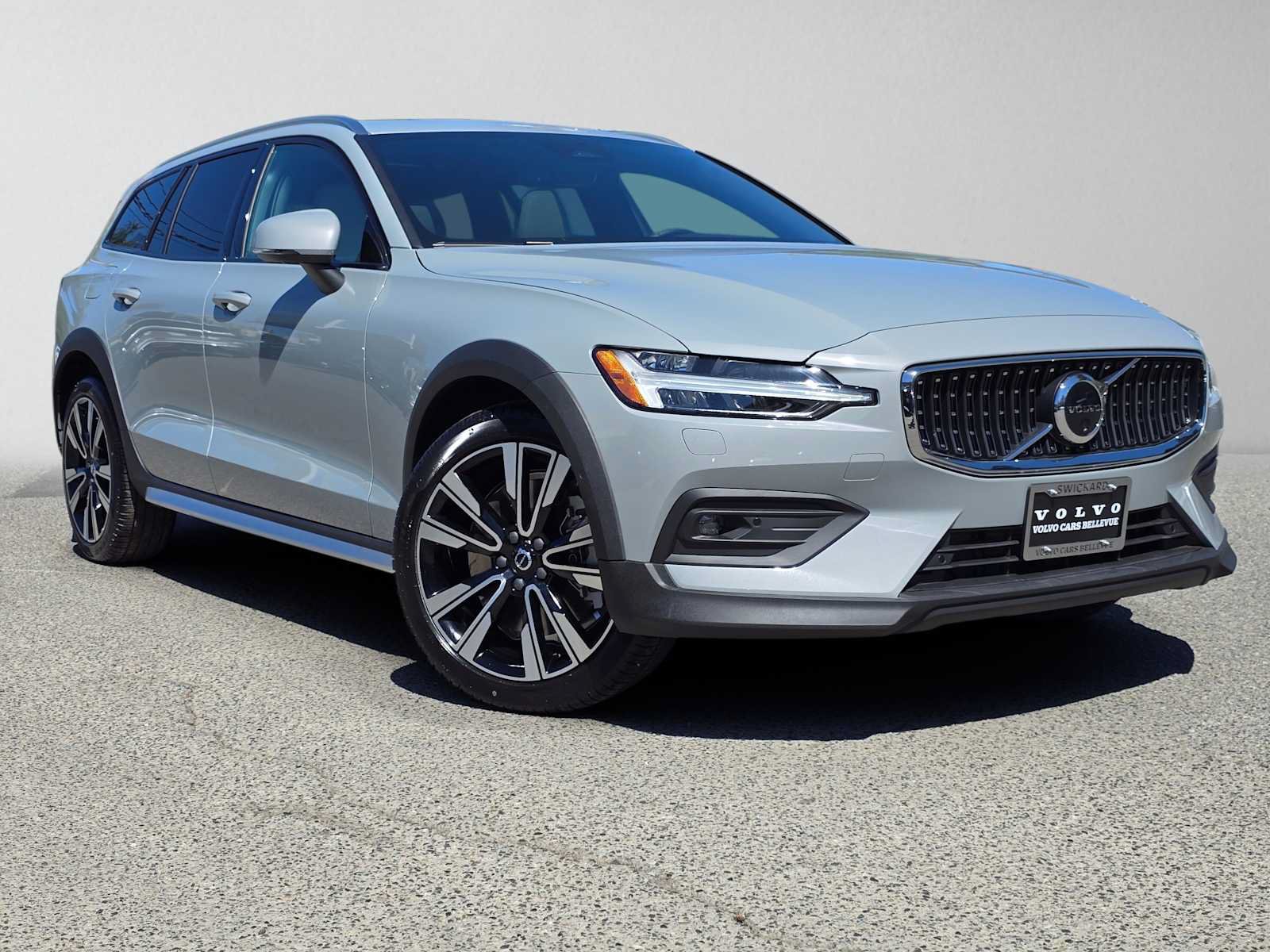 New 2026 Volvo V60 B5 Cross Country Ultra w/ Climate Package AWD/4WD image 1