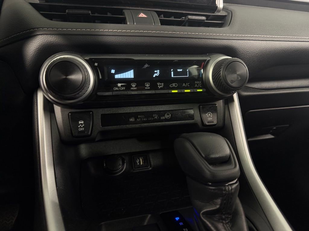 Used 2025 Toyota RAV4 LE image 20