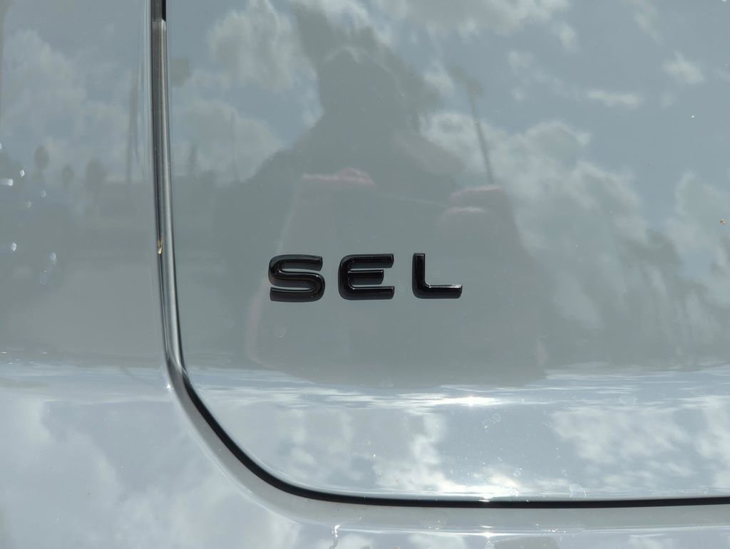 New 2026 Volkswagen Atlas Cross Sport SEL R-Line image 22