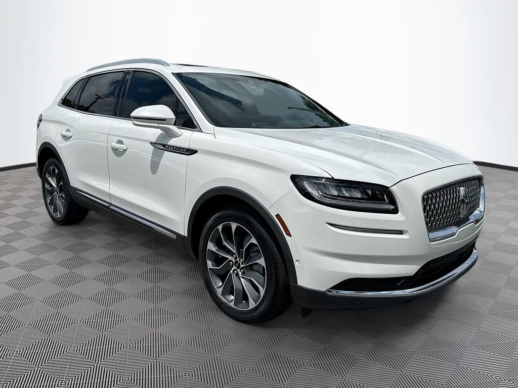 Used 2023 Lincoln Nautilus Reserve w/ Equipment Group 201A AWD/4WD image 4