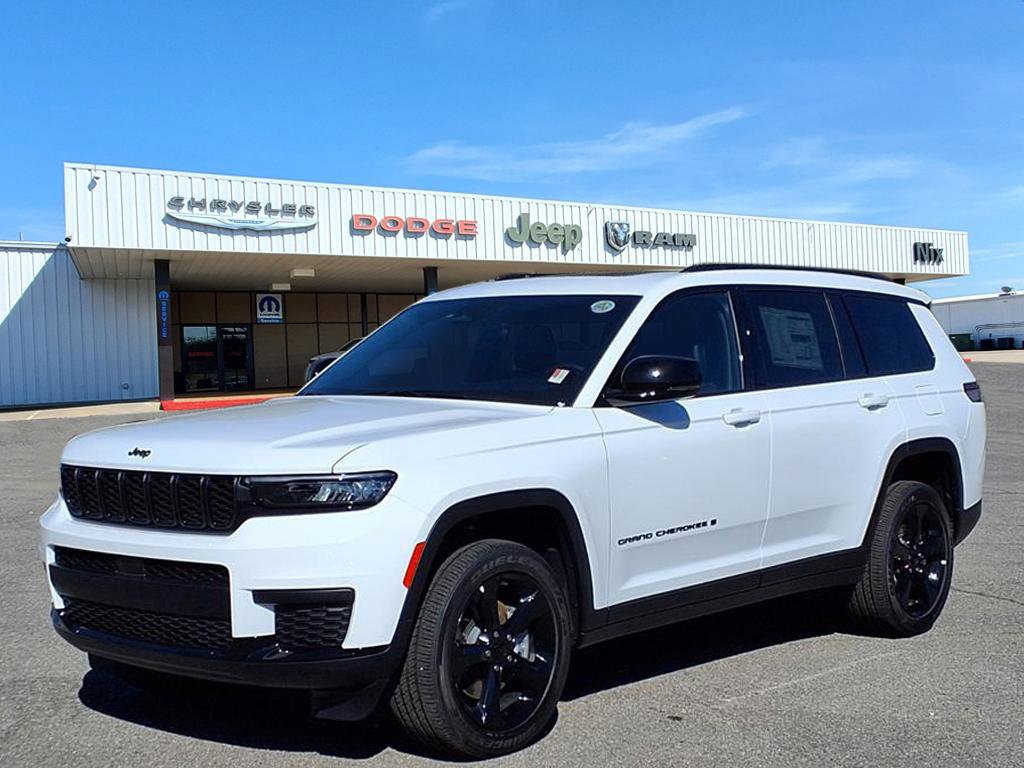 New 2025 Jeep Grand Cherokee L Altitude image 1