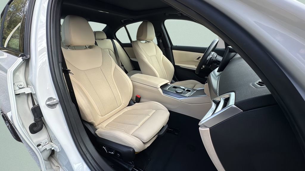 Certified 2025 BMW 330i Sedan w/ M Sport Package image 18