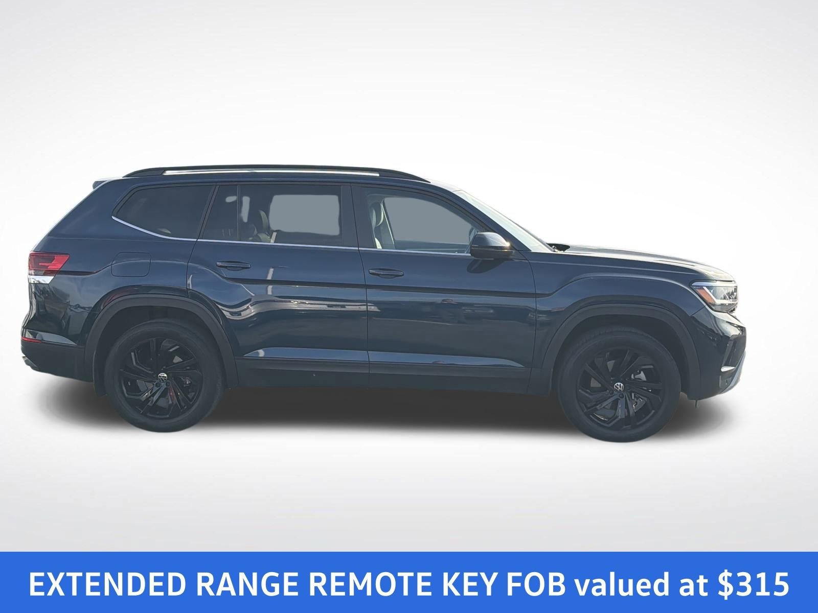 Used 2022 Volkswagen Atlas SE w/ Black Wheel Package image 4