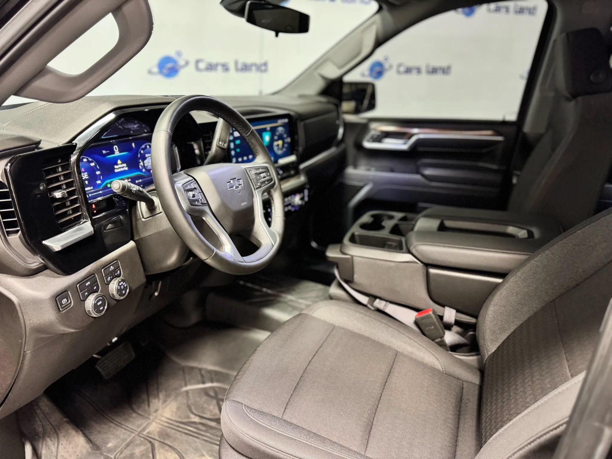 Used 2025 Chevrolet Silverado 1500 RST w/ Protection Package AWD/4WD image 5