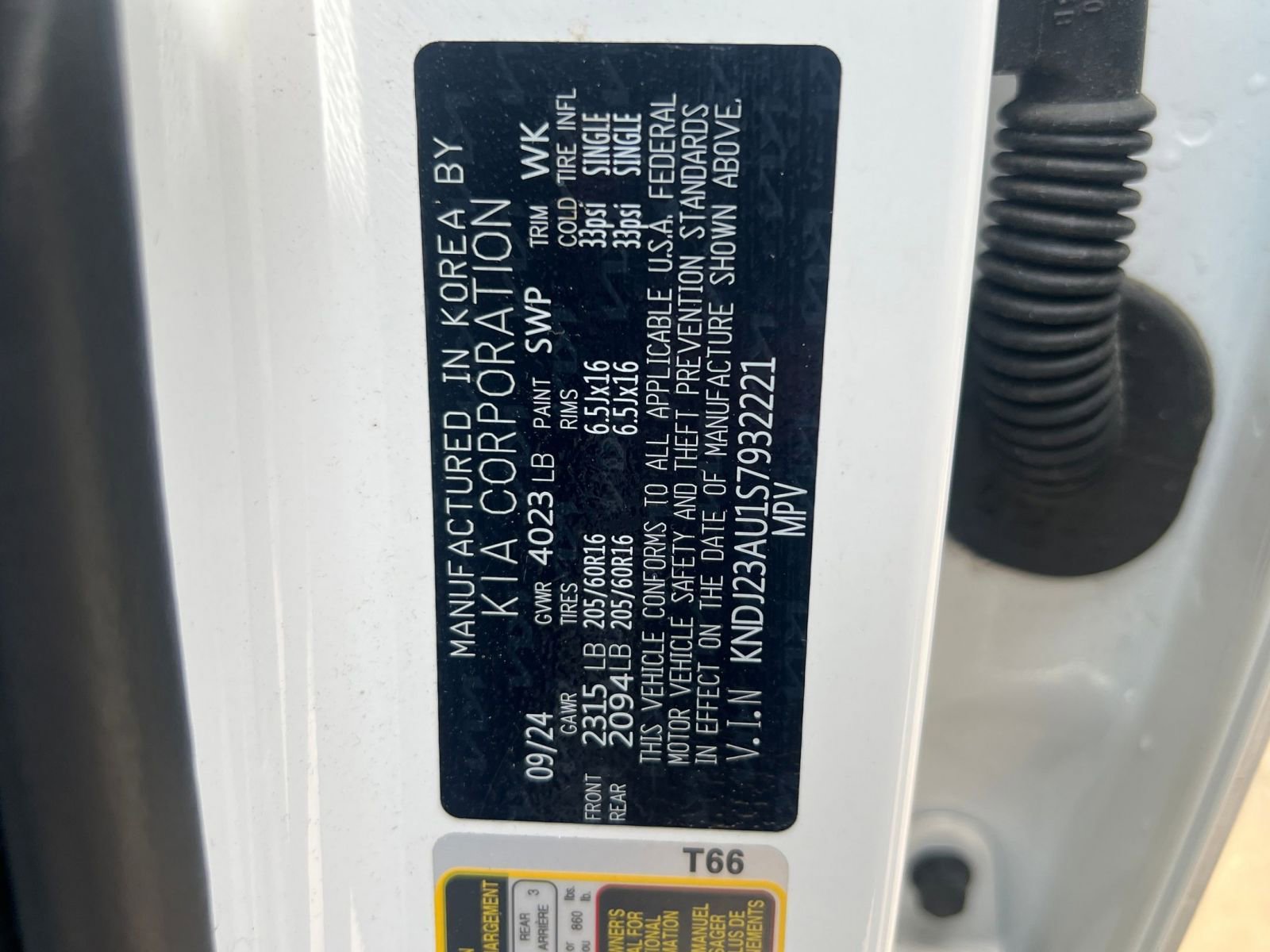 Used 2025 Kia Soul LX w/ LX Technology Package FWD image 23