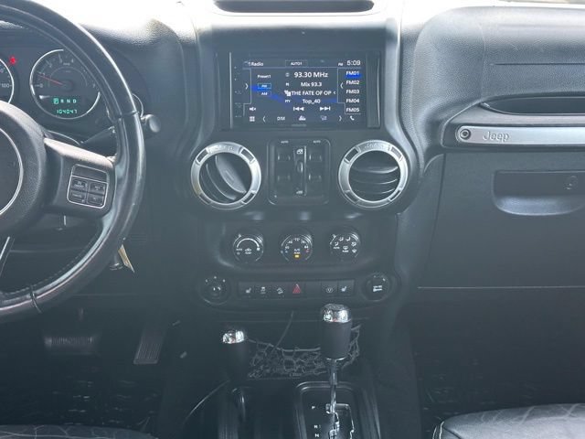 Used 2014 Jeep Wrangler Unlimited Sahara w/ Max Tow Package AWD/4WD image 15