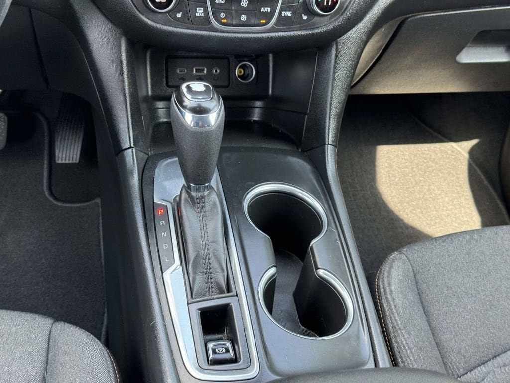Used 2020 Chevrolet Equinox LT w/ Driver Convenience Package FWD image 8