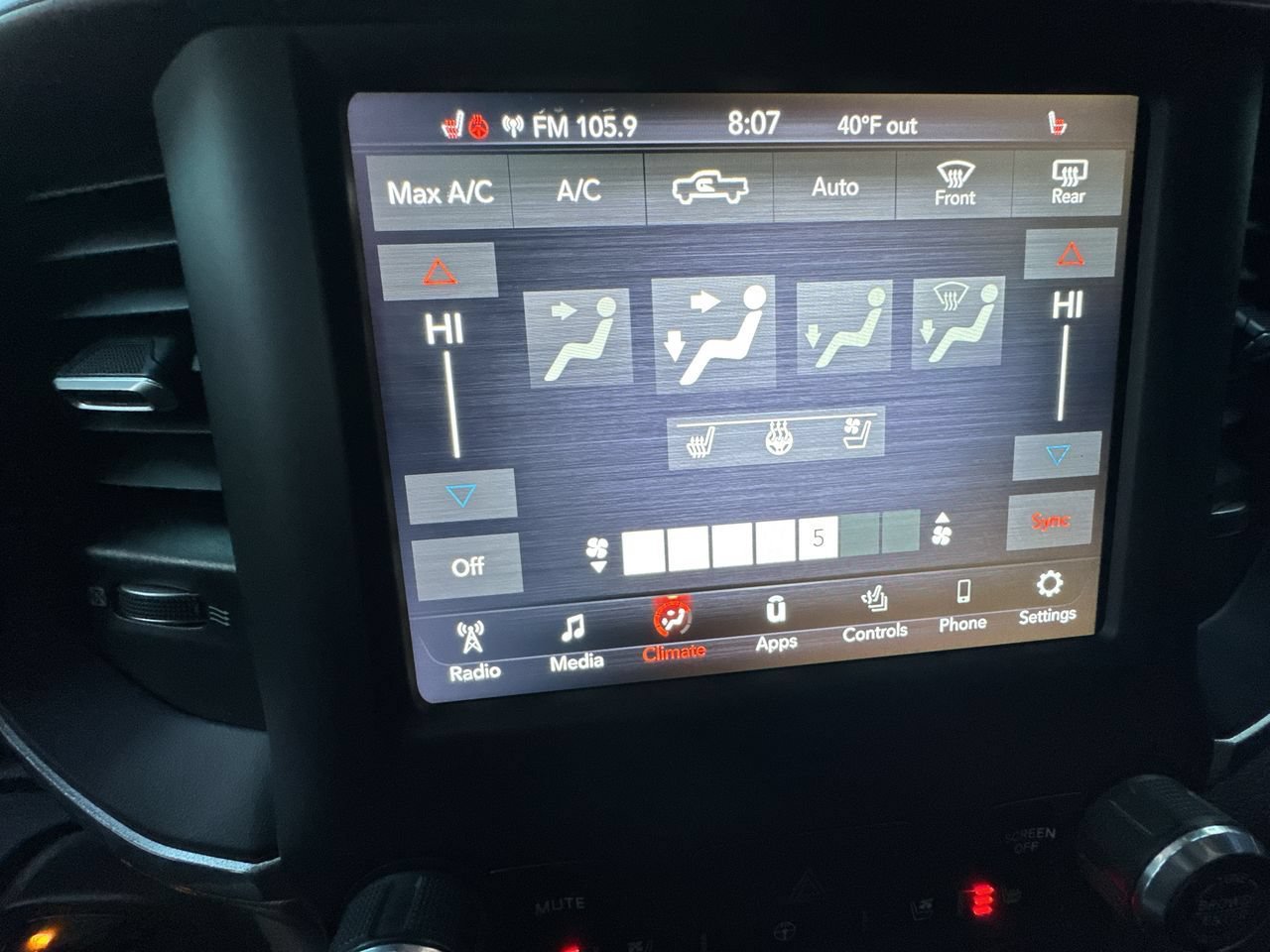 Used 2019 RAM 1500 Laramie AWD/4WD image 24
