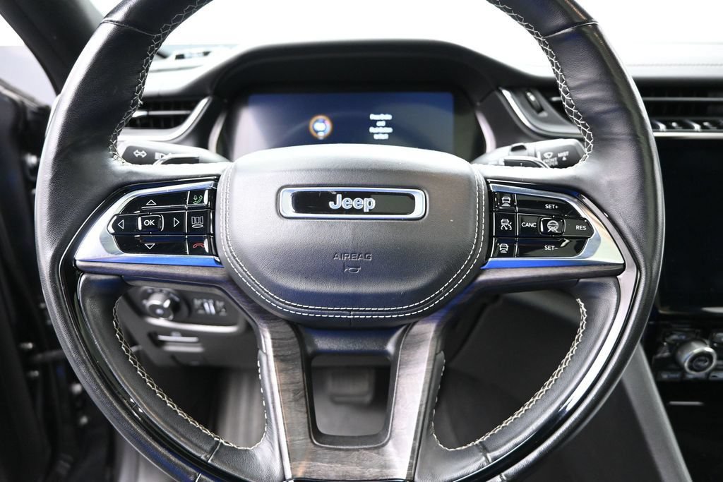 Used 2023 Jeep Grand Cherokee Overland w/ Advanced Protech Group III AWD/4WD image 21