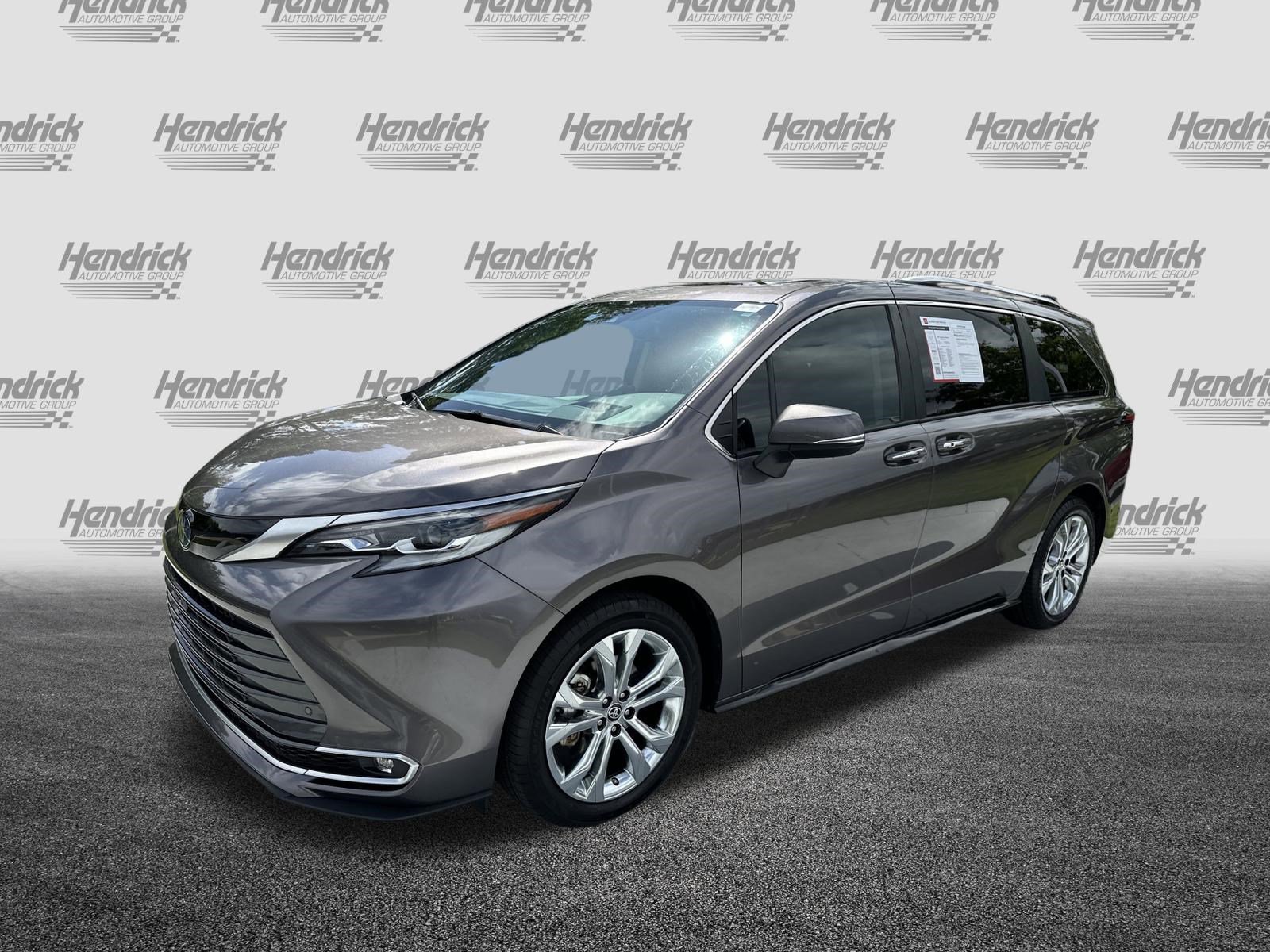 Certified 2023 Toyota Sienna Platinum FWD image 5