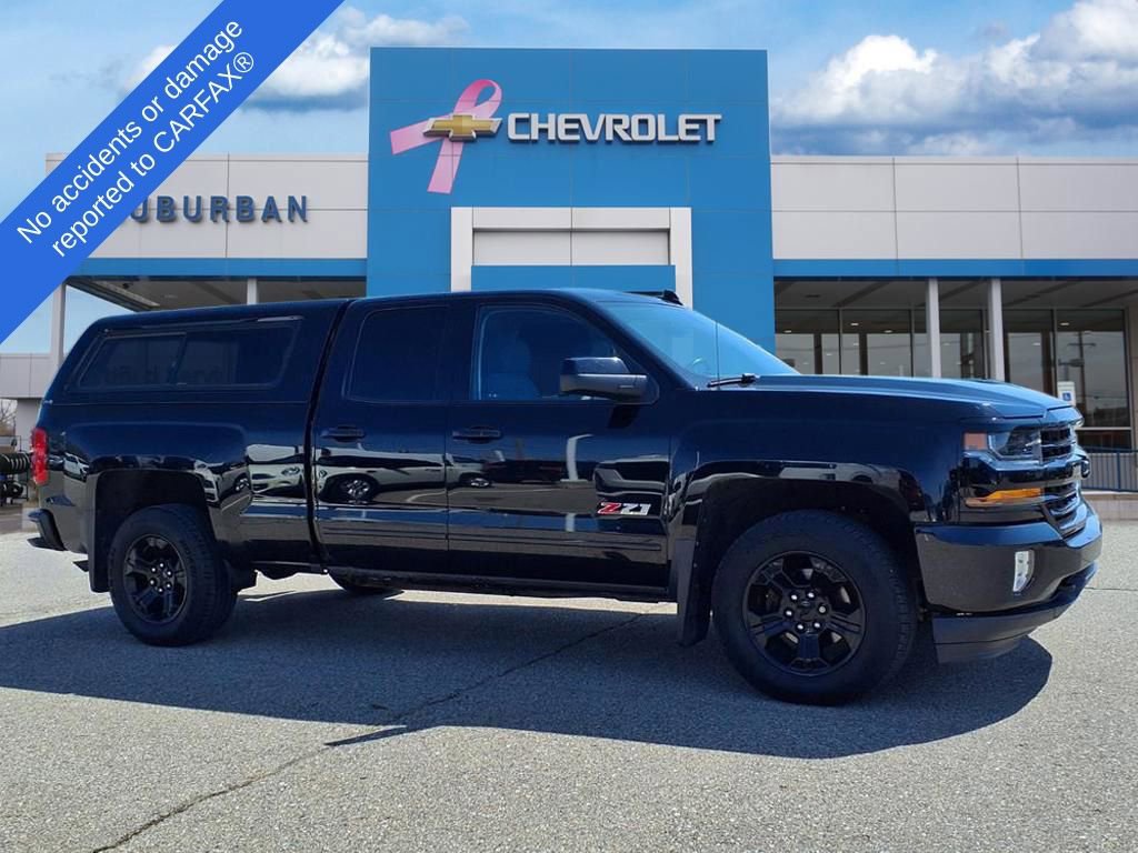 Used 2017 Chevrolet Silverado 1500 LT w/ Midnight Edition image 4