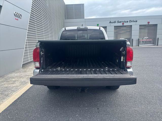 Used 2017 Toyota Tacoma TRD Sport w/ Tow Package (A/T) AWD/4WD image 33