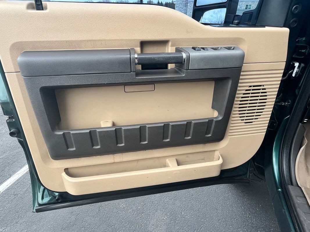 Used 2011 Ford F250 Lariat w/ FX4 Off Road Pkg image 10