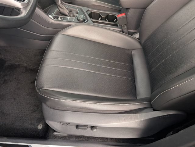 Used 2023 Volkswagen Tiguan SE R-Line AWD/4WD image 21