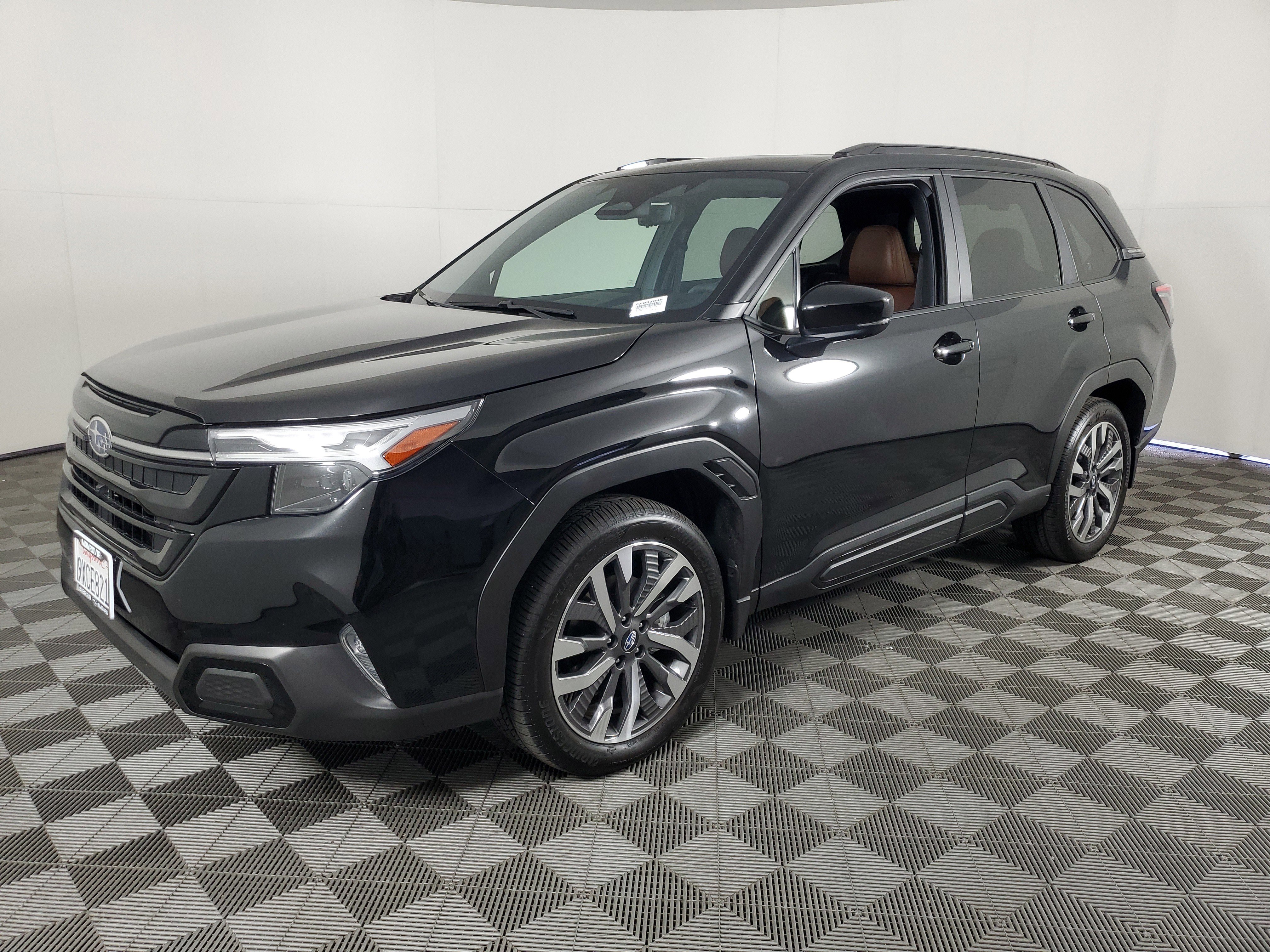 Used 2025 Subaru Forester Touring w/ Protection Package AWD/4WD image 8