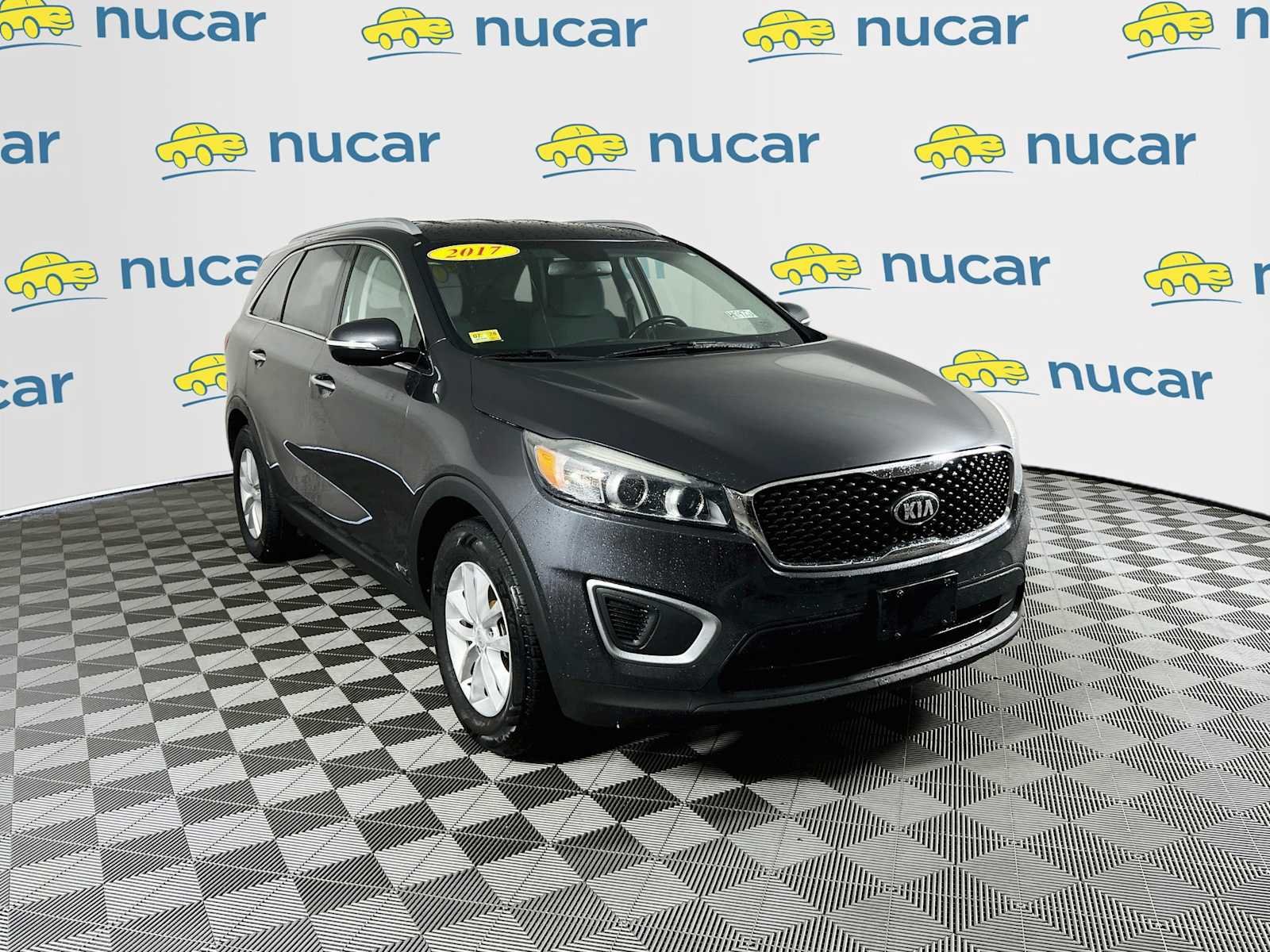 Used 2017 Kia Sorento AWD w/ LX Convenience Package image 1