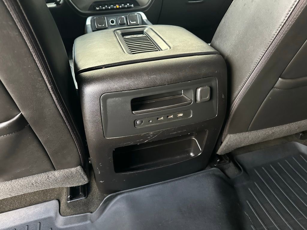 Used 2018 GMC Sierra 3500 Denali w/ Duramax Plus Package image 22