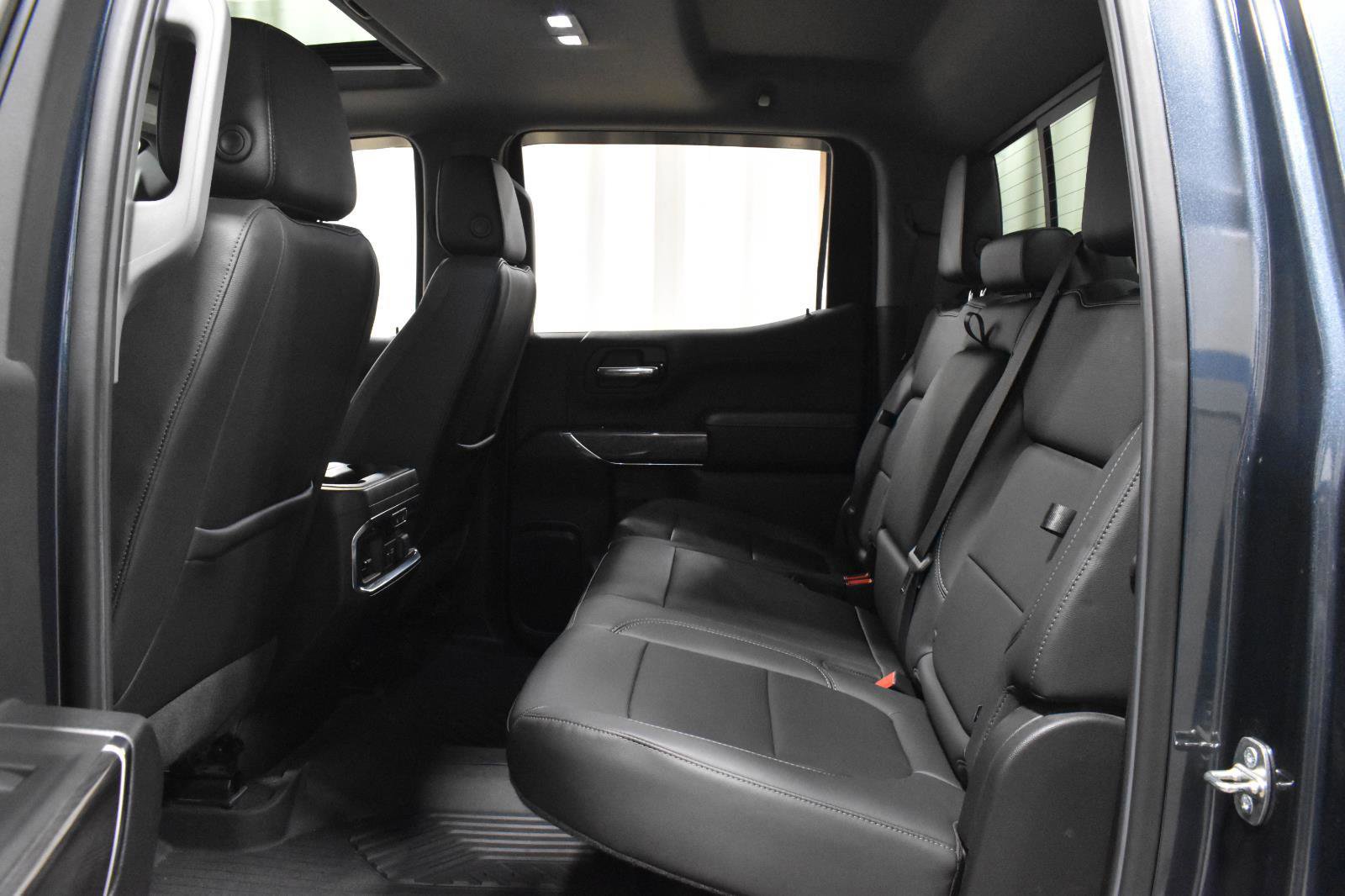 Used 2020 Chevrolet Silverado 1500 LTZ w/ LTZ Premium Package image 7