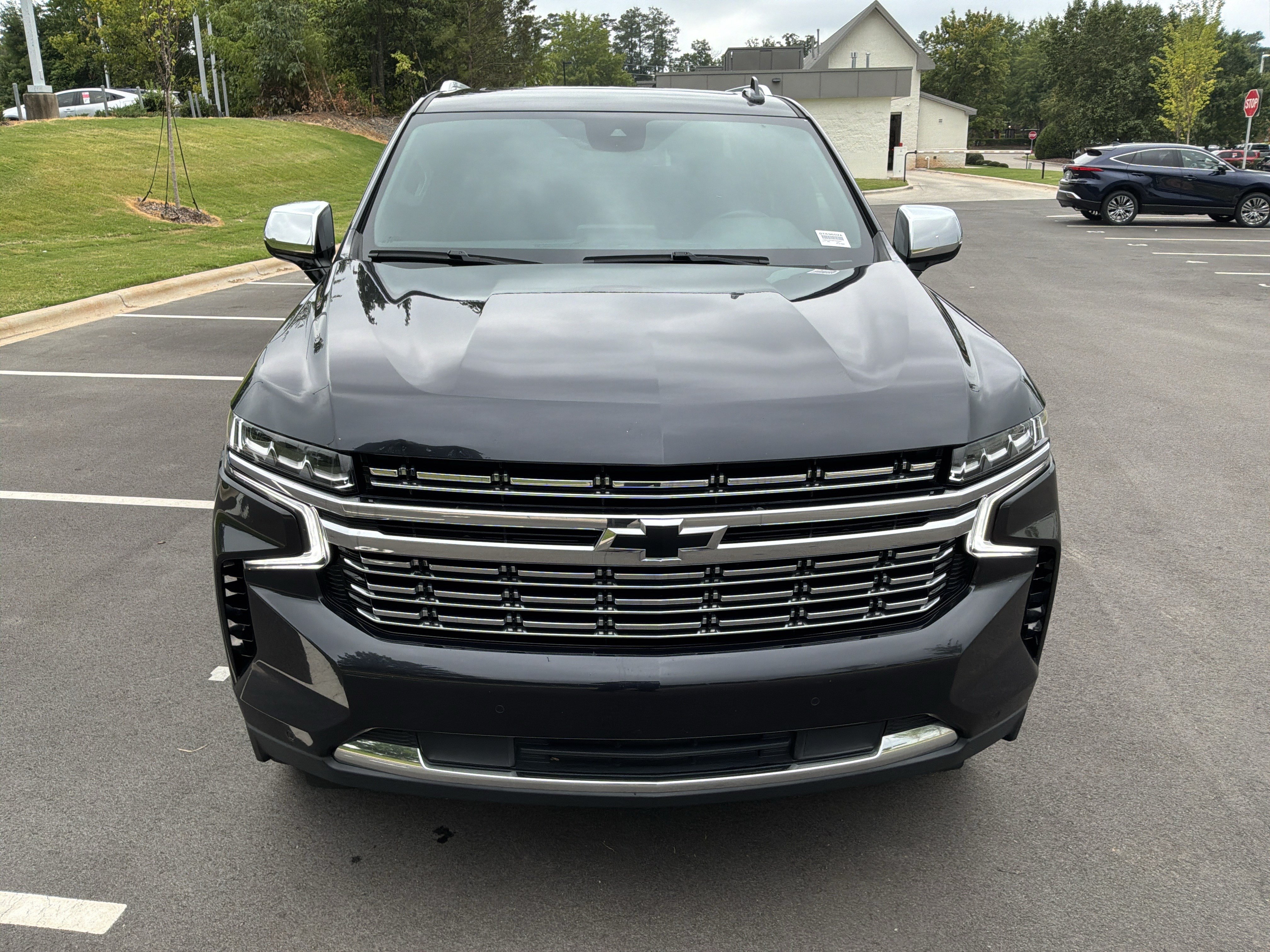 Used 2023 Chevrolet Tahoe Premier AWD/4WD image 3