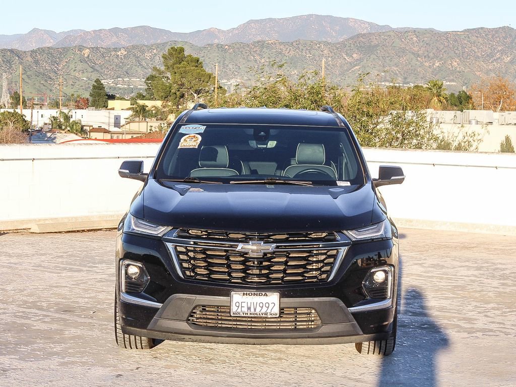 Used 2023 Chevrolet Traverse Premier w/ Redline Edition image 2