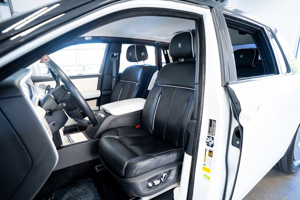 Used 2019 Rolls-Royce Phantom Sedan RWD image 30