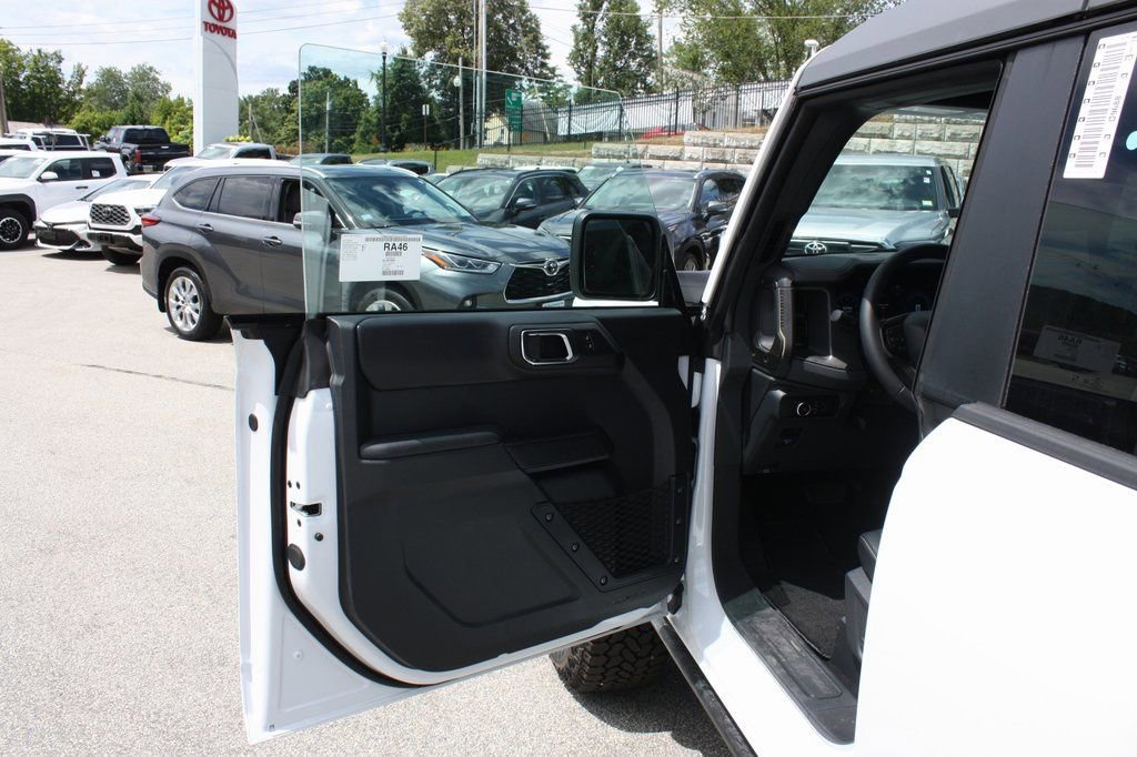 New 2025 Ford Bronco Badlands w/ Sasquatch Package image 13