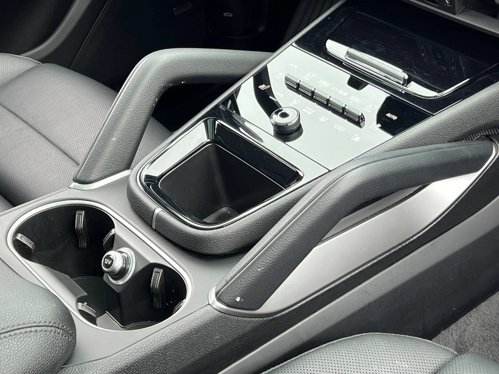 Certified 2026 Porsche Cayenne E-Hybrid AWD/4WD image 32