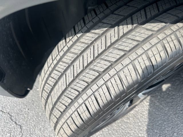 Used 2024 Volkswagen Taos SE image 32