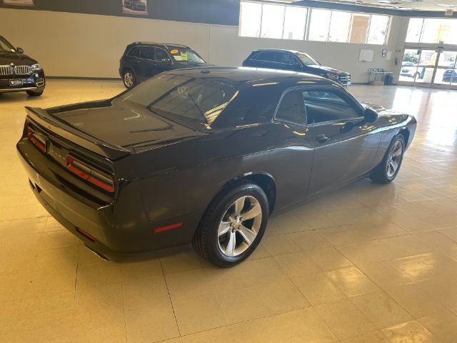 Used 2021 Dodge Challenger SXT RWD image 4