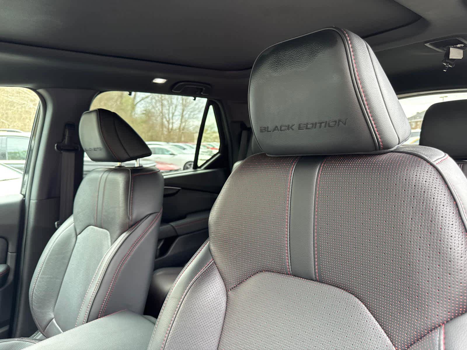 Used 2025 Honda Pilot Black Edition image 16