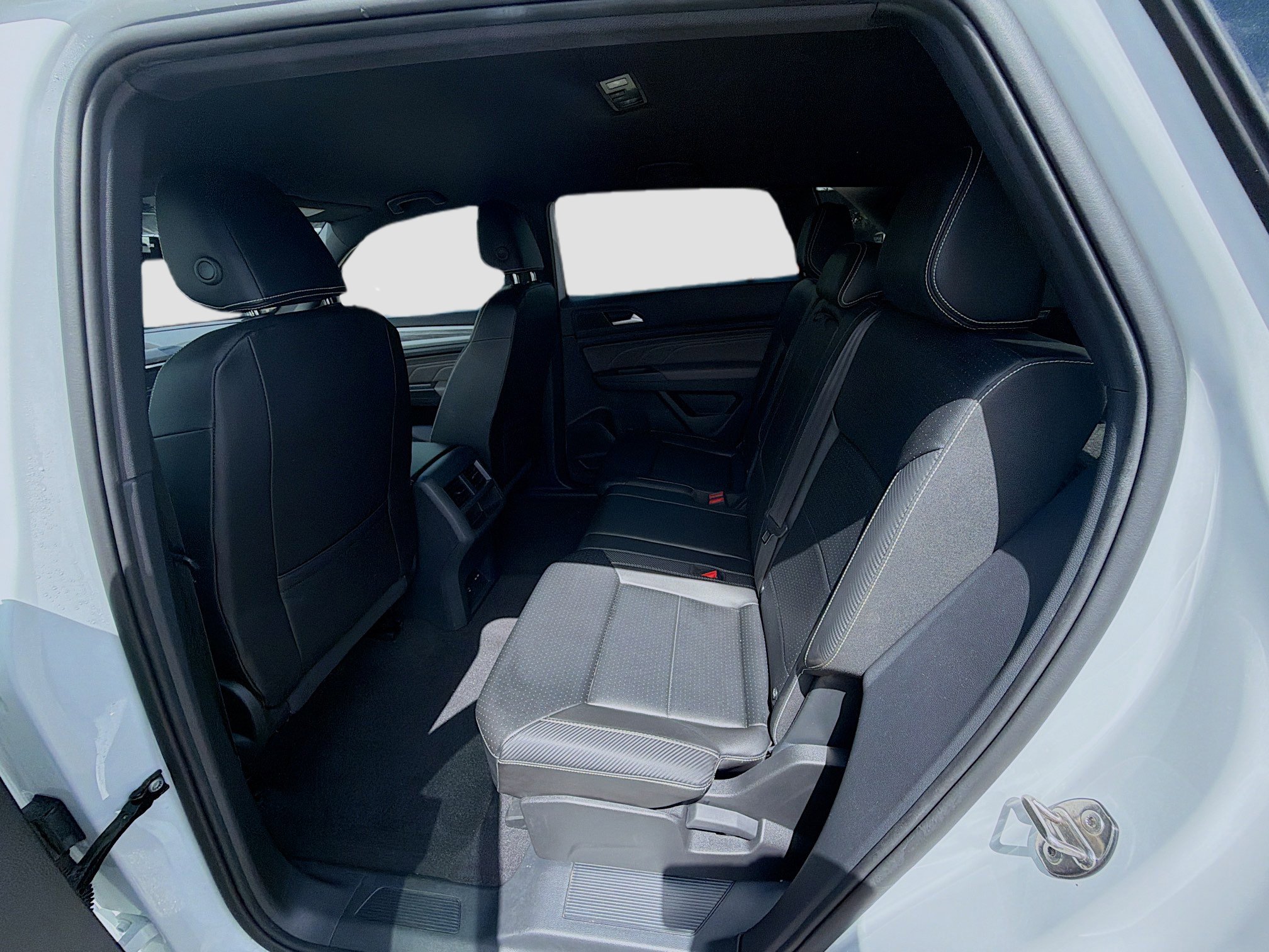 Used 2023 Volkswagen Atlas Cross Sport SE w/ Black Wheel Package image 23