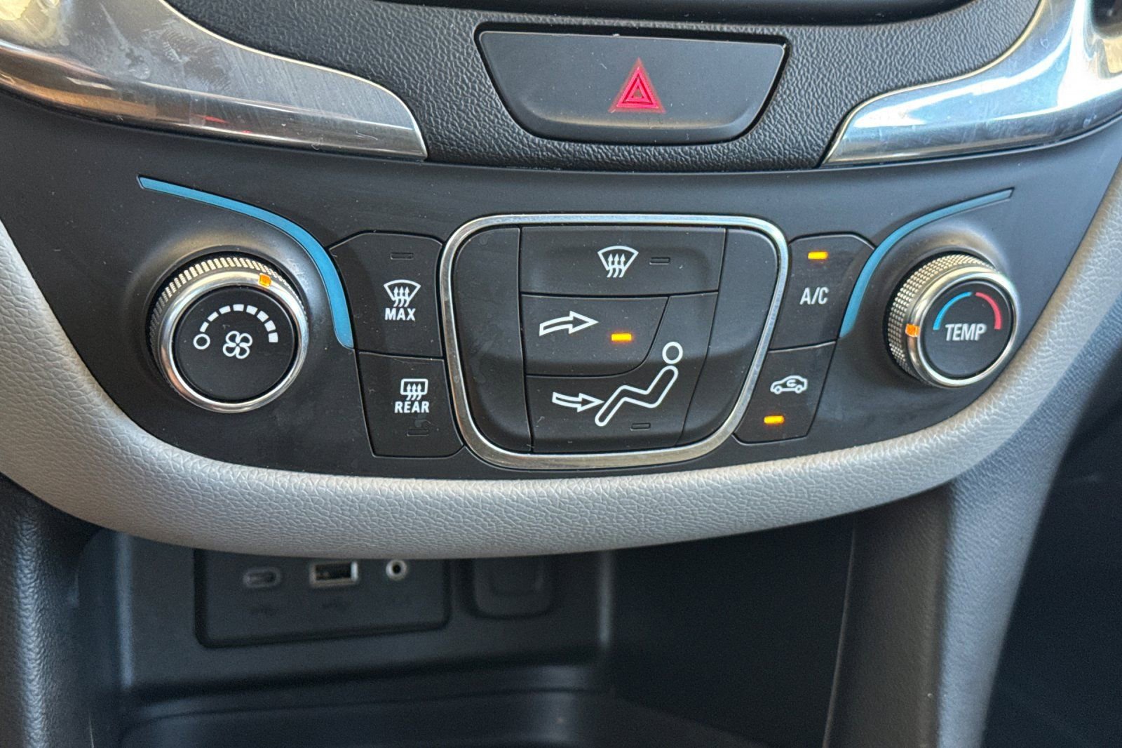 Used 2019 Chevrolet Equinox LS FWD image 20