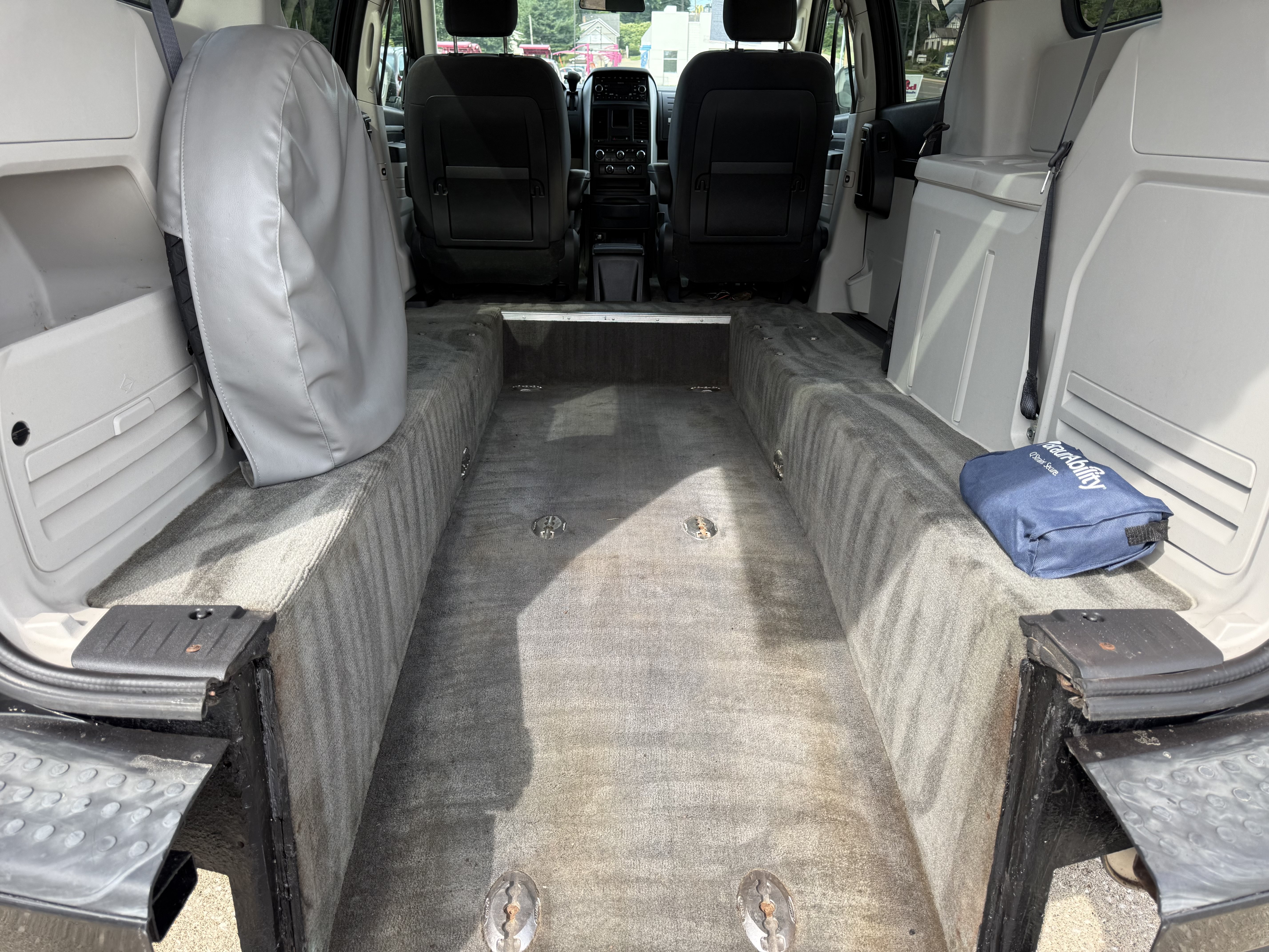 Used 2008 Dodge Grand Caravan SXT FWD image 28