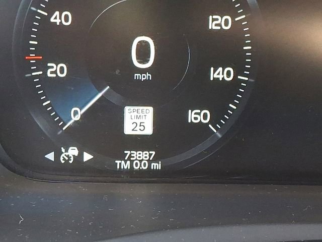 Used 2020 Volvo XC90 T6 Momentum image 24