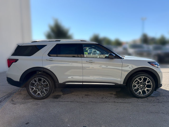 New 2027 Ford Explorer Platinum w/ 3.0L Ultimate Package AWD/4WD image 4