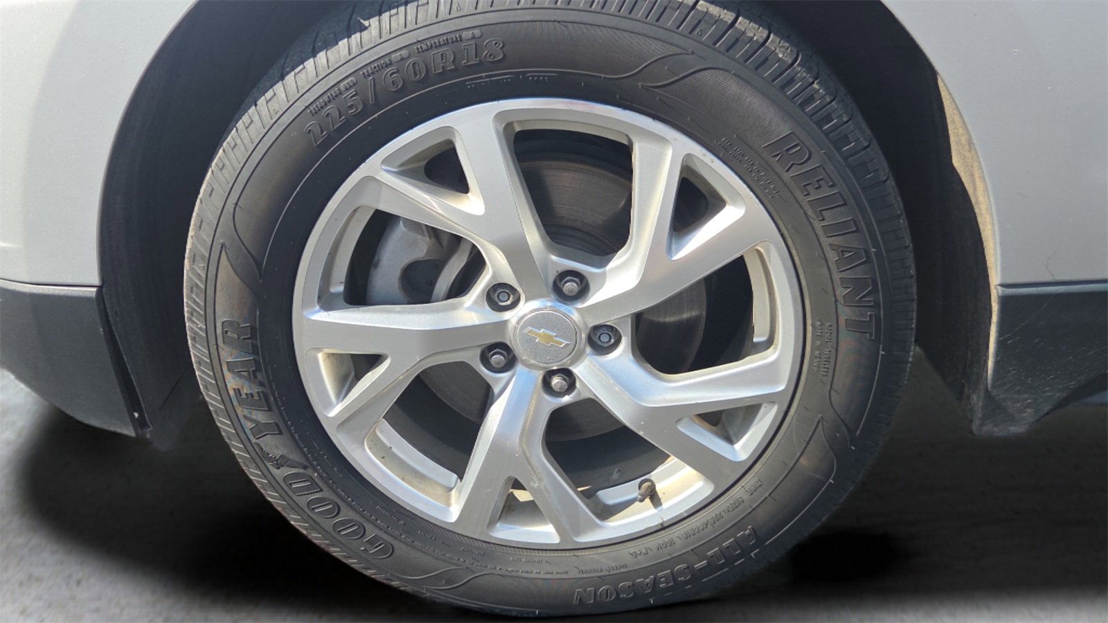 Used 2020 Chevrolet Equinox LT image 19