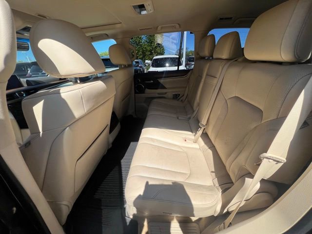Used 2020 Lexus LX 570 4WD w/ Luxury Package image 16