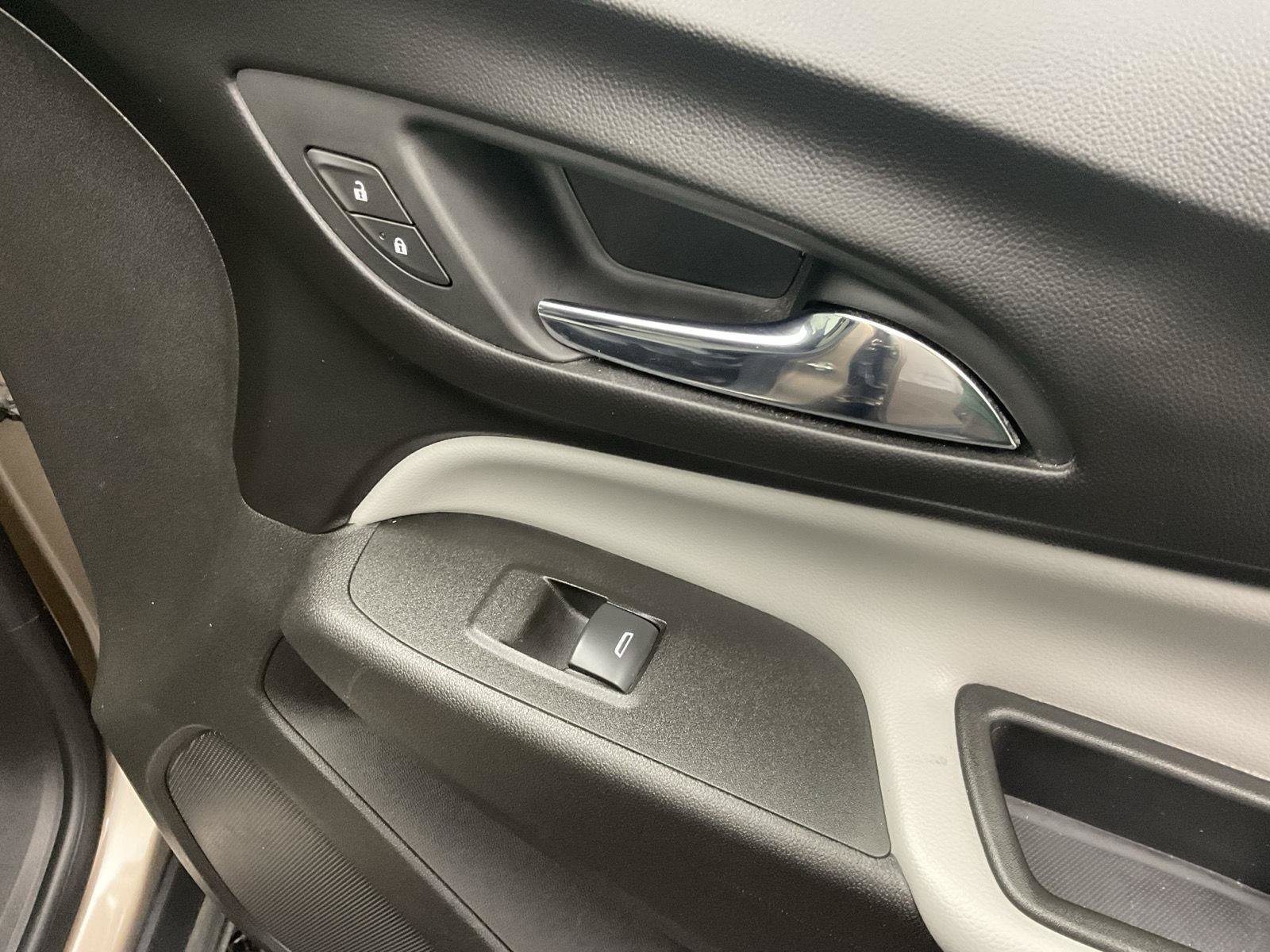 Used 2018 Chevrolet Equinox LT AWD/4WD image 22
