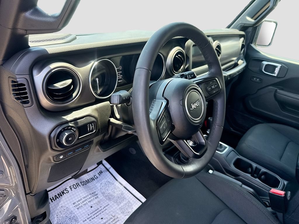 Used 2023 Jeep Wrangler Unlimited AWD/4WD image 10