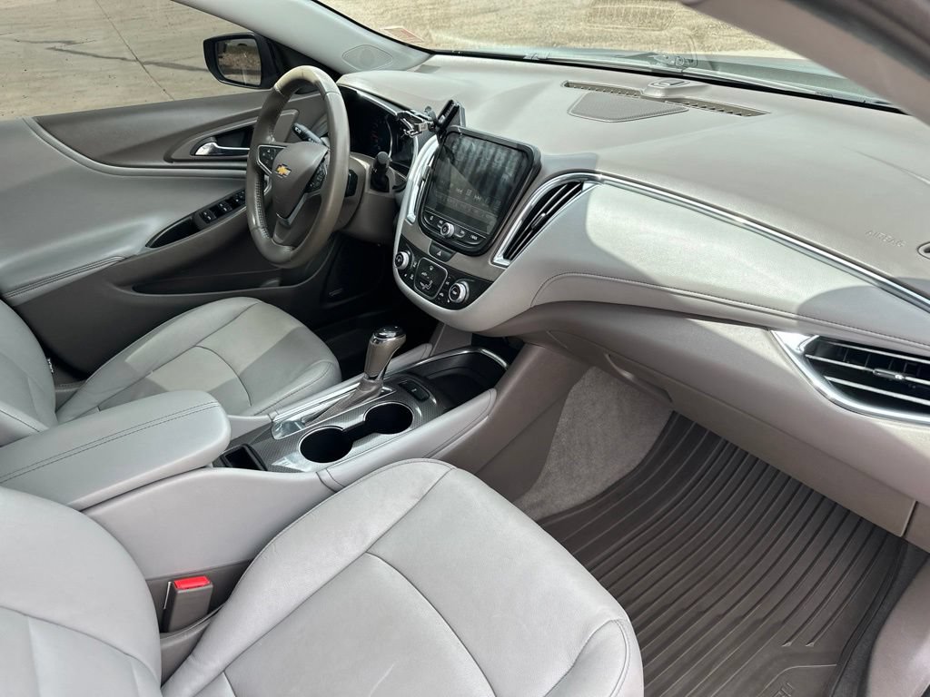 Certified 2017 Chevrolet Malibu LT w/ Leather Package FWD image 25
