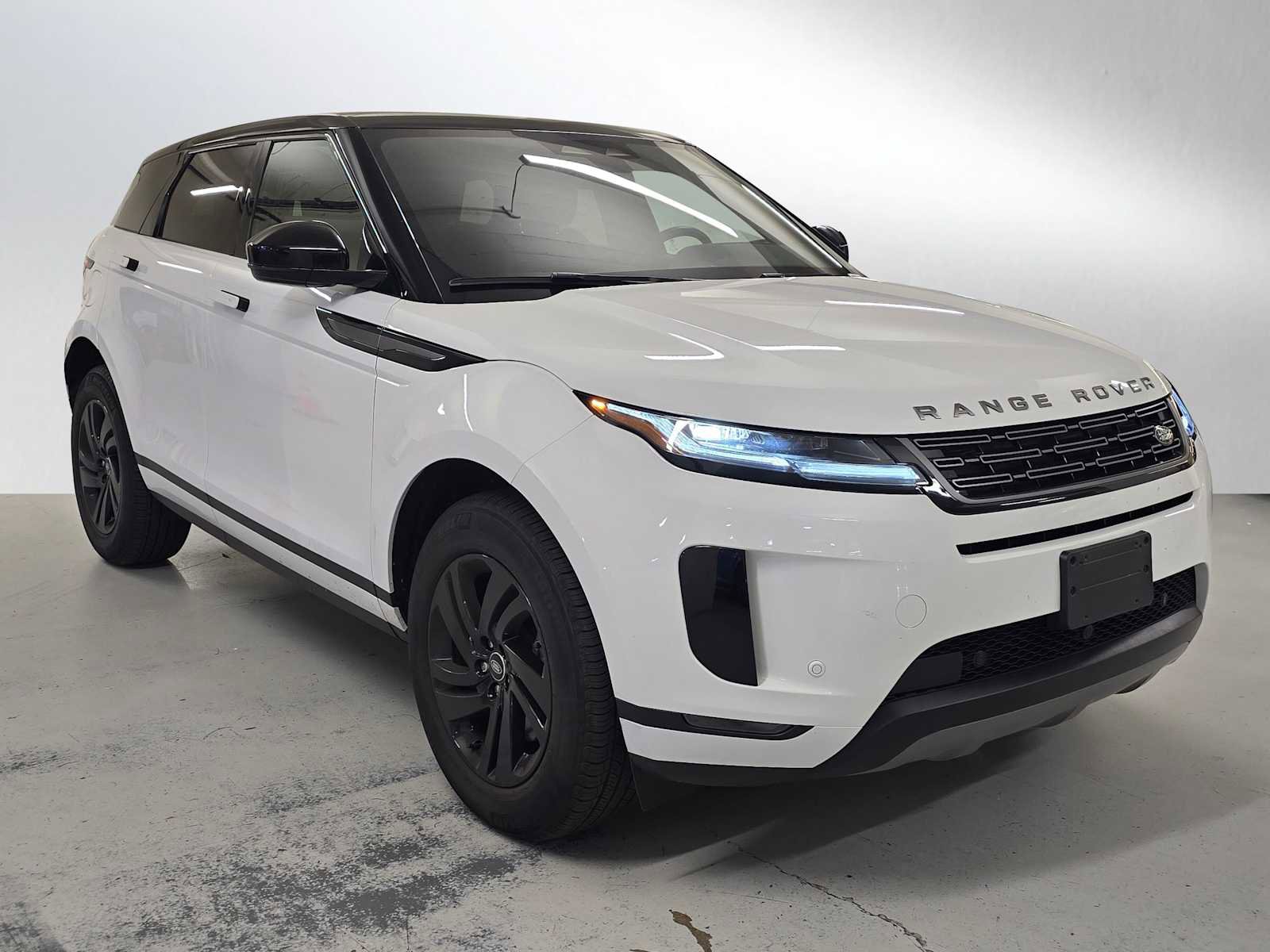 Used 2026 Land Rover Range Rover Evoque S image 7