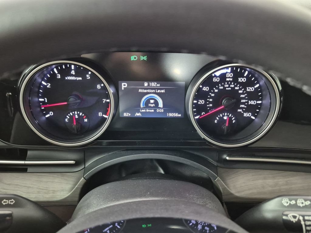 Used 2024 Kia Carnival EX FWD image 21