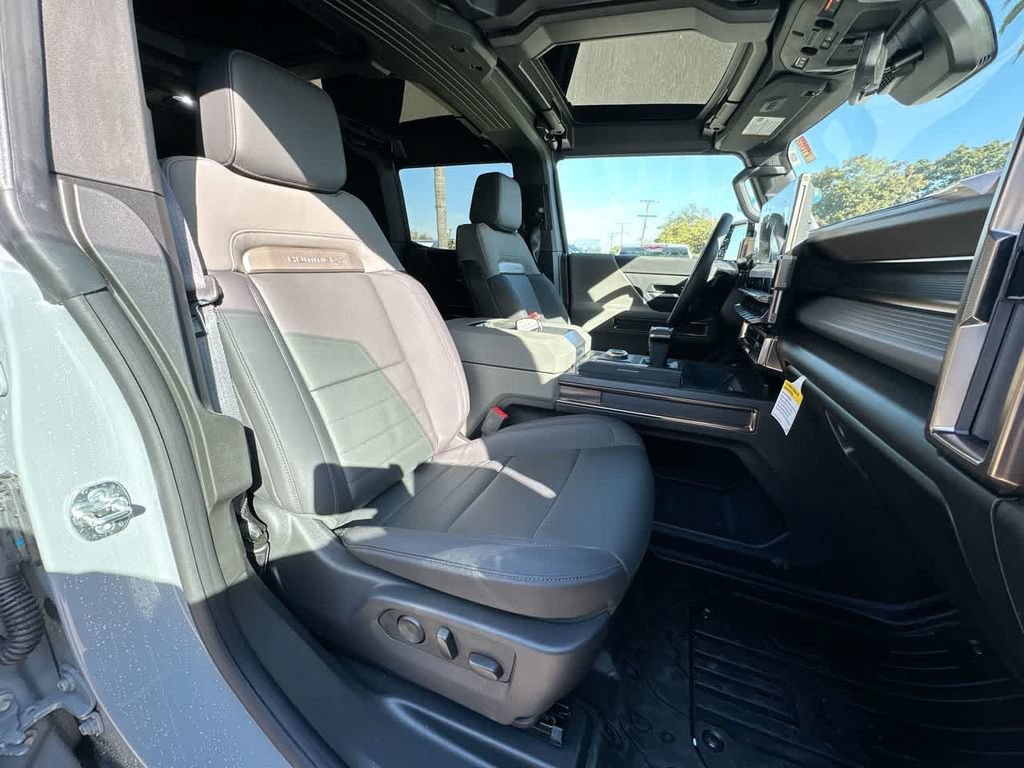 Used 2025 GMC Hummer EV 3X w/ Extreme Off-Road Package AWD/4WD image 29