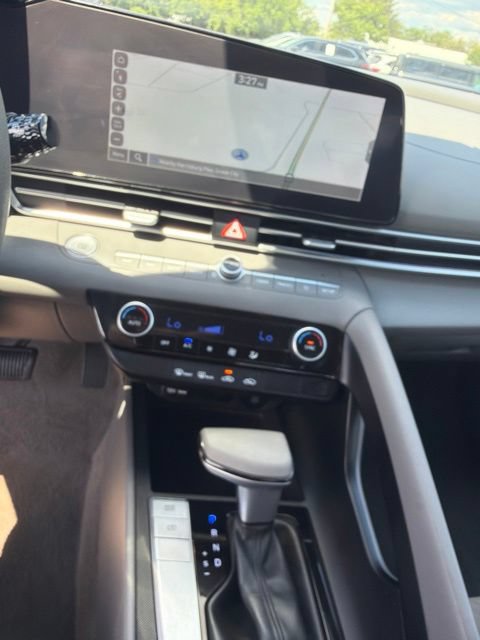 Used 2024 Hyundai Elantra SEL FWD image 20